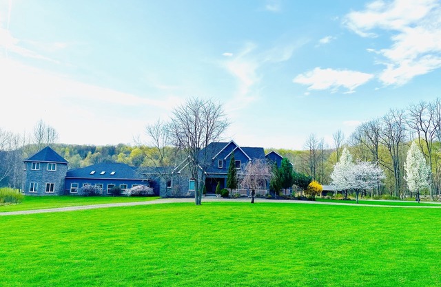 DISCOUNT LAST MINUTE Elk Mountain Estate Manor in beautiful PA-Groups and Events