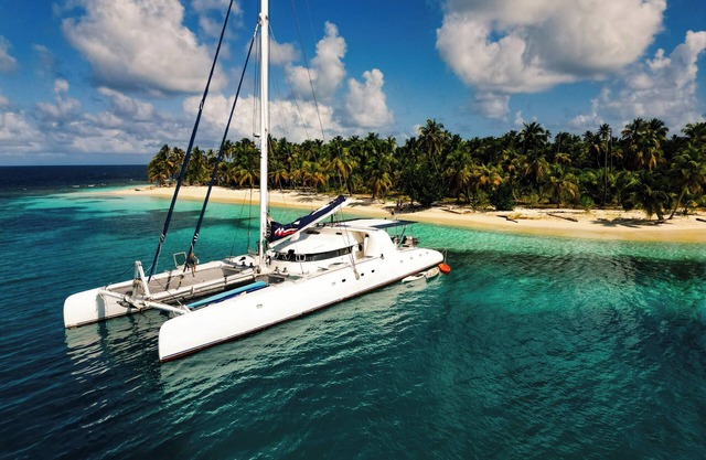 Discover San Blas on Comfortable Crewed All-Inclusive Yacht