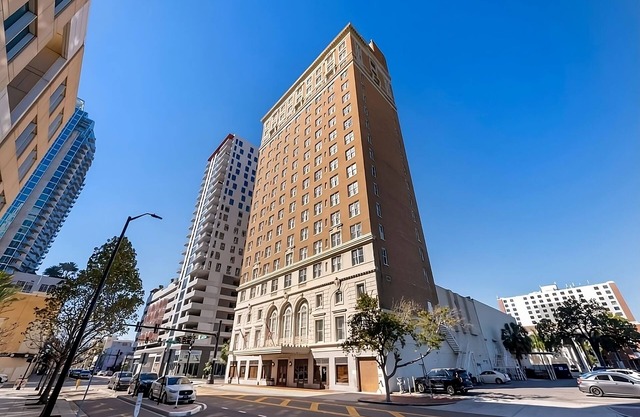 Discover Tampa's Charm! Ultimate Downtown Experience