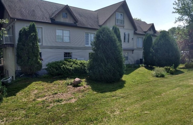 Discover tranquility near Glacial Lake Wisconsin Merrimac's 2-bedroom apartment