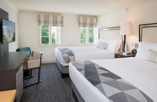 Discover Washington! 2 Posh Units, Close to Tudor Place and The National Mall