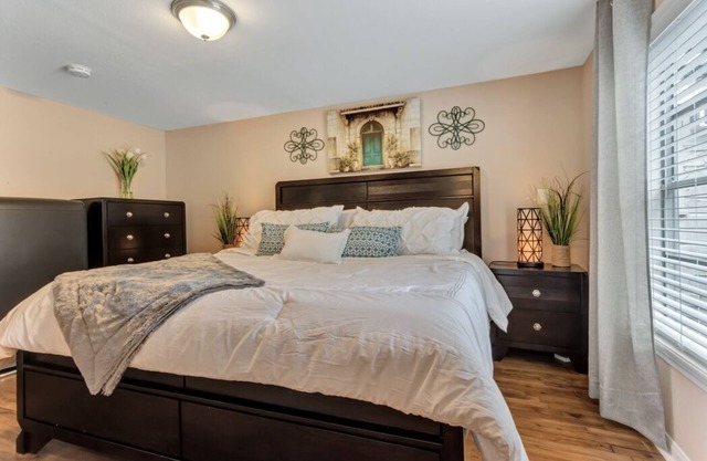 DISINFECTED☀2.6 Miles to TMC☀Washer & Dryer☀King Bed☀Netflix☀ WIFI☀4KTV