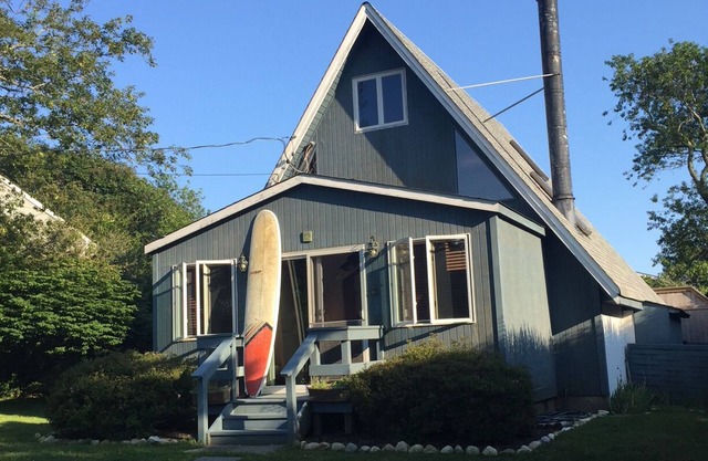 Ditch Plains Beach A Frame House - 3 block walk to the ocean beach