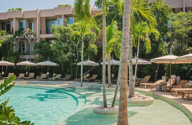 Divine 2BR w Pool | Gym | Yoga Classes| Restaurant