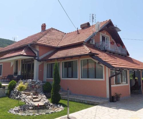 Djokić 2 sa bazenom