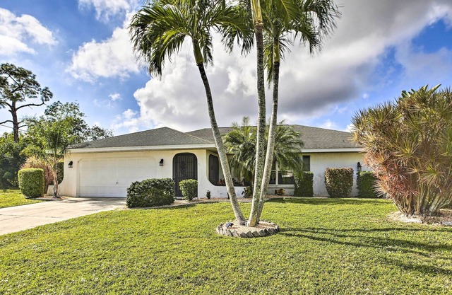 Dock Access & Pool: Cape Coral Retreat