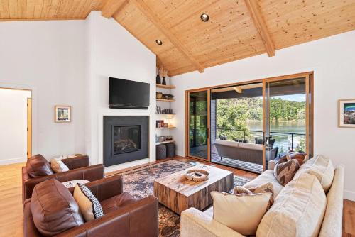 Dockside of the Moon