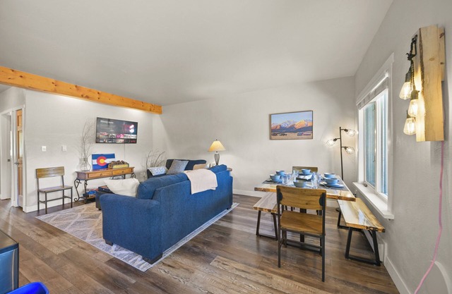 Dogs OK! Prime Homebase Location Near Downtown & River/Trails Blocks Away