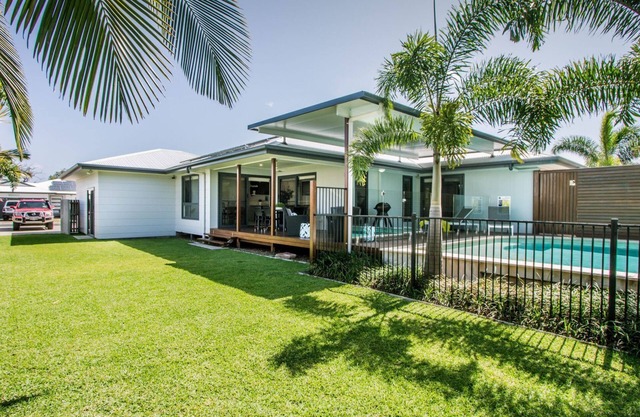 Dolphin Cove Agnes Water holiday home with pool & boat parking