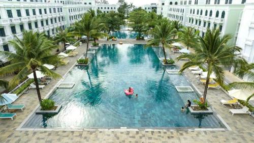 Dolphin Seaview Hotel