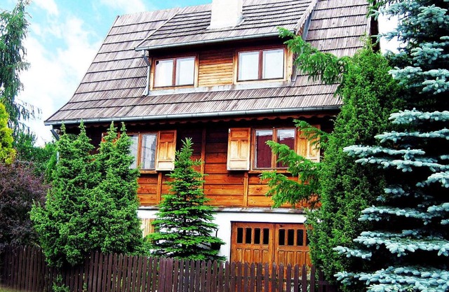 Dom z Bali Paweł nad jeziorem Tajty