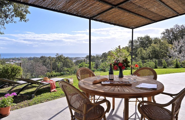 Domaine Punta della Guardia Panorama of maquis and sea, beaches and shops 1.5 Km away