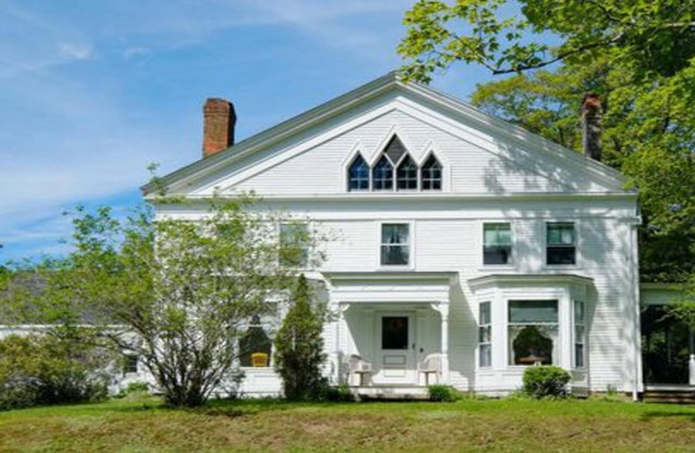 Don't miss the Pumpkin Festival weekend filled with lobster dinners and oystersn
