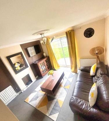 Doncaster - Hatfield - 2 Bed Semi - Private Garden & Parking 2 Cars - Quiet Cul De Sac Location - Dog Friendly - Fast Wifi - Close to Motorway Access