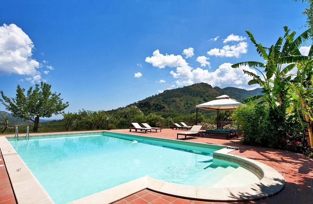 Donna Lucia 1890 Countryhouse 1 with Sea View, Balcony, Shared Pool & Wi-Fi