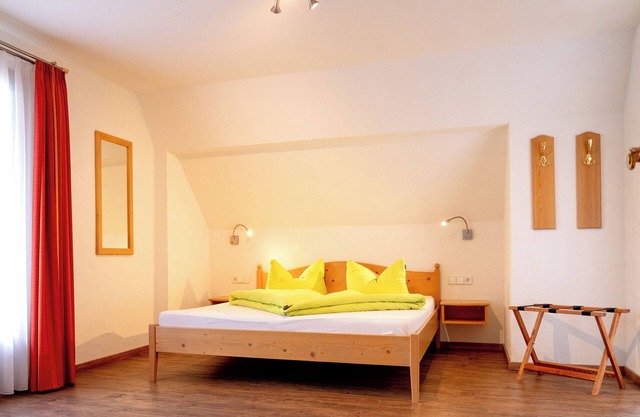 Doppelzimmer, 24qm, mit DU/WC und Balkon oder Terrasse