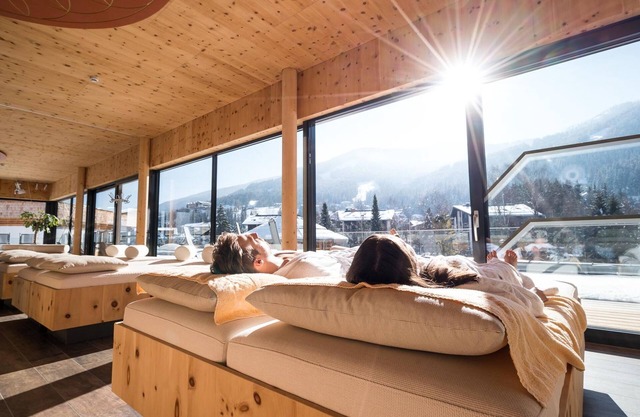 Doppelzimmer Kathrein mit Südbalkon - Gästehaus Schusser an der Therme