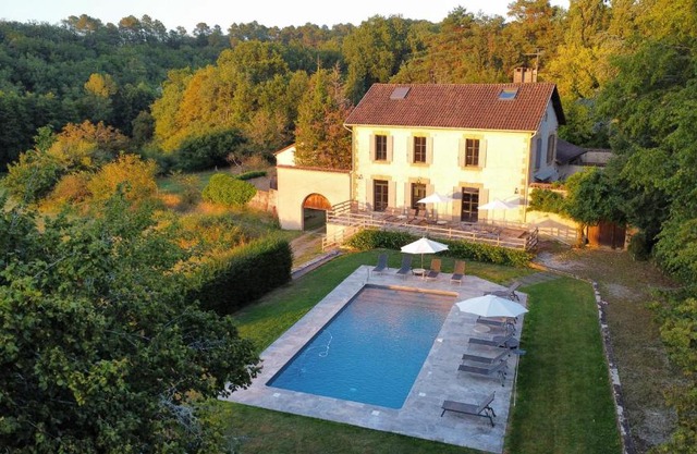 Dordogne, Le Cambou, 5 ch avec piscine et terrain 3 ha