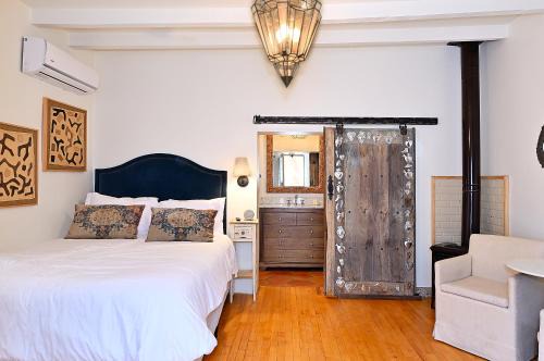 Dos Hermanas Casita 8 Downtown Courtyard Patio