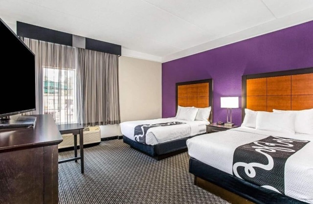 Double Bed Room | Great for Families | Free Breakfast & Shuttle | Onsite Pool