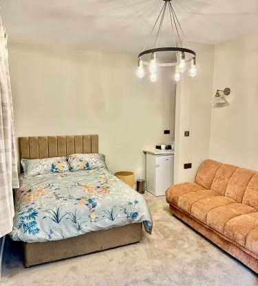 Double Deluxe Centre Apartment- Free Parking - Self Check-In - Cctv