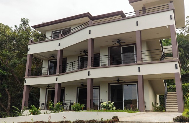 Double Queen Suite in Playa Coyote, Double Queen Suite just steps from pool and bar