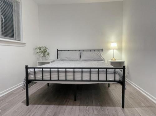 Double room in 3 bedroom house