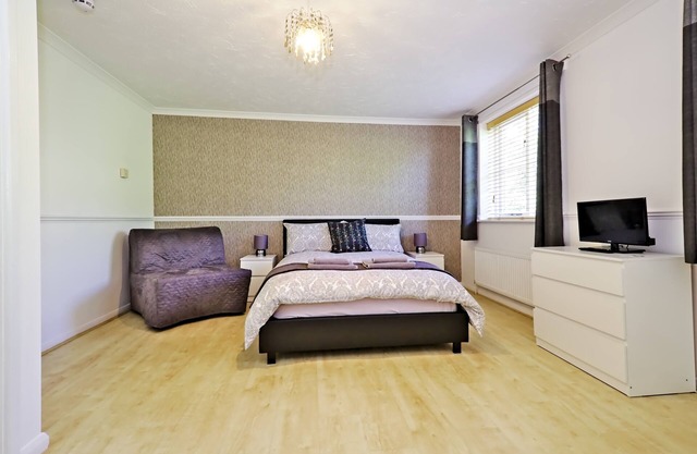 Double Room Private Bathroom @ Harlinger Annexe