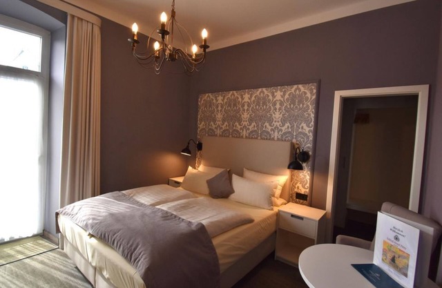Double Room Shower/WC/Country House - Schloss-Hotel Petry