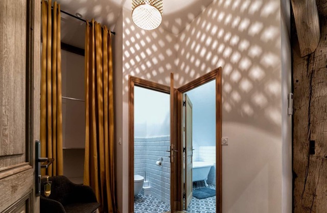 Double room-Superior-Ensuite with Bath-Park view-3