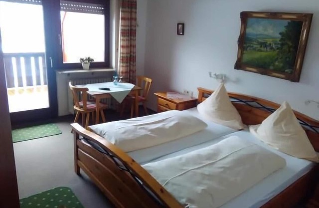 Double room with balcony, shower and WC