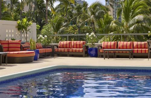 DoubleTree by Hilton Alana - Waikiki Beach