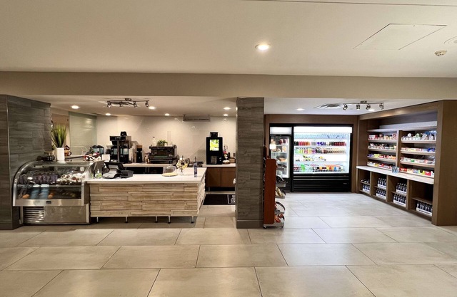 Doubletree by Hilton Bloomington - Minneapolis South