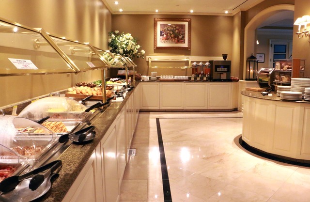 DoubleTree by Hilton Torrance - South Bay