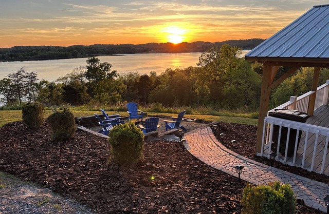 Douglas Lake, TN Lake View Retreat with lake access