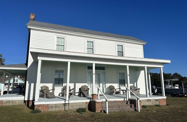 Down East Waterfront Quaint Farmhouse with Pier Overlooking National Seashore