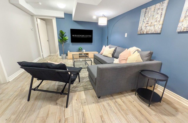 Downtown, 2 Bedroom, Parking | TJS3