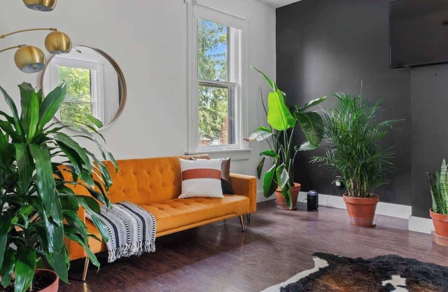 Downtown Chillicothe | Walk to Historic District | Free Parking | 5,800+ Reviews