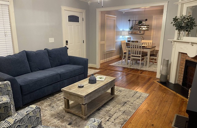 Downtown Covington Cottage- walking distance to Covington Square