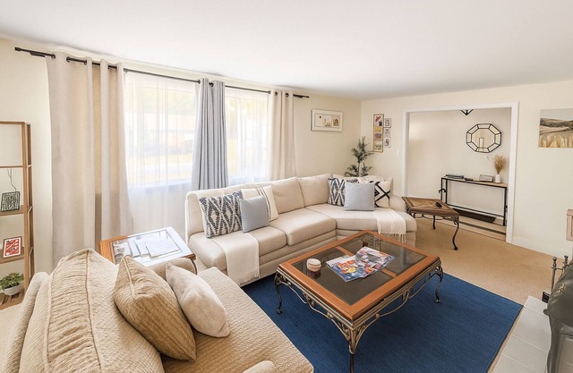 Downtown Franklinton Comfortable Quiet Pet-Friendly