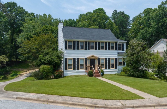 Downtown Gem: 20% off monthly stays for 2025!