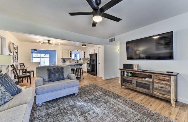 Downtown Gilbert Home with Fenced Yard and Fire Pit!