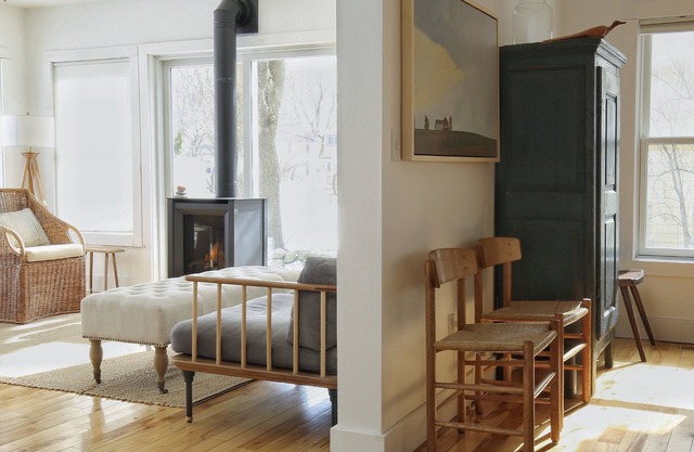 Downtown! Huge 3,000 sq. ft Historic CVX Cottage, Sleeps 16! New Central A/C!