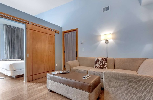 Downtown Jackson - 1 Bedroom Miller Park Suite