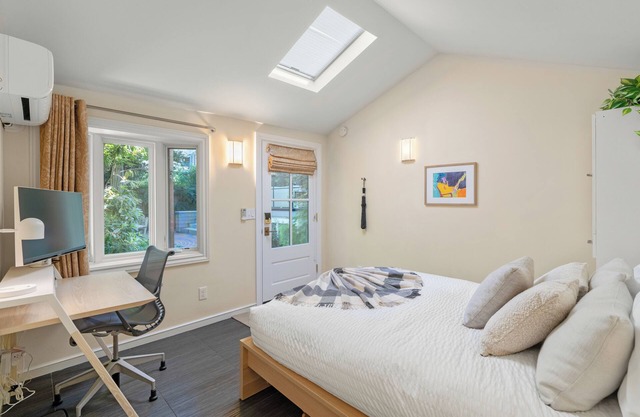 Downtown Palo Alto Gem! Cute, Spotless Guest House