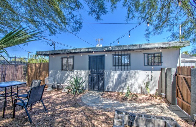 Downtown Phoenix Bungalow - Garfield. Dog Friendly