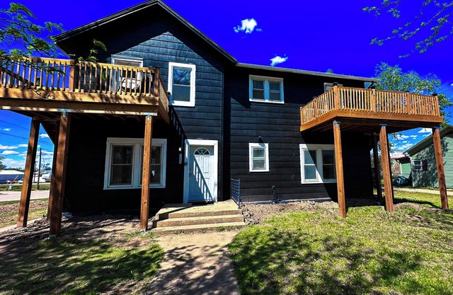 Downtown Russell-2 Bed/1 Bath/Kitchen/Grill/Firepit-Sleeps 6PP