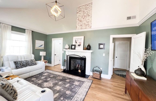 Downtown Sptg Historic Pet Friendly Home Sleeps 4