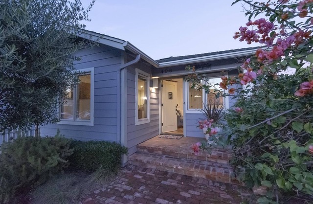 Downtown! Sweet Spot Cottage - Private Retreat one block east of lower State St.
