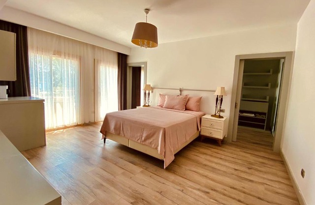 Dozo Suites